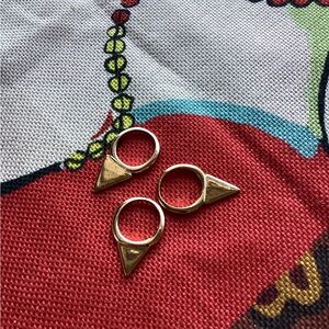 Fantastic dainty pyramid gold tone rings